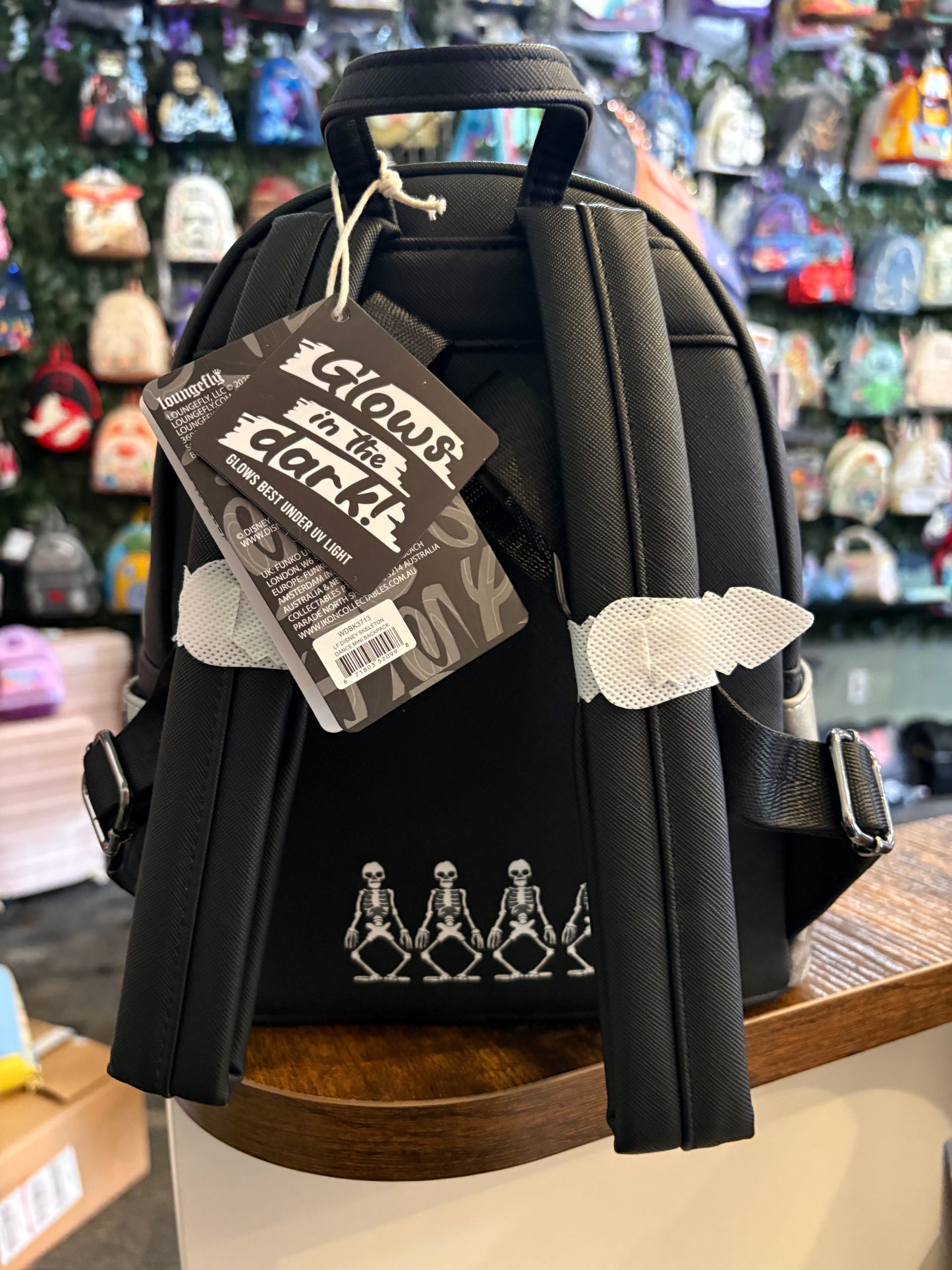 Loungefly Dinsey Skeleton Dance mini backpack glows in the dark