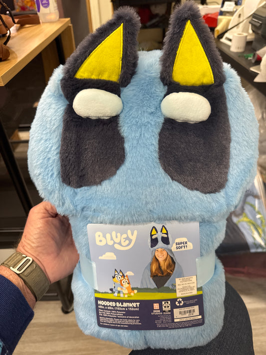 BLUEY HOODED BLANKET