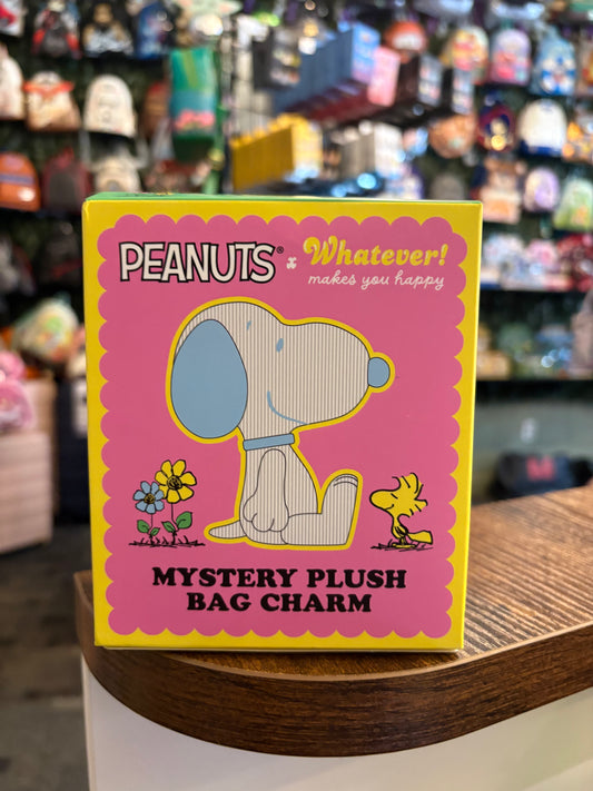 Whatever makes you happy Peanuts Snoopy Plushy Bag clip