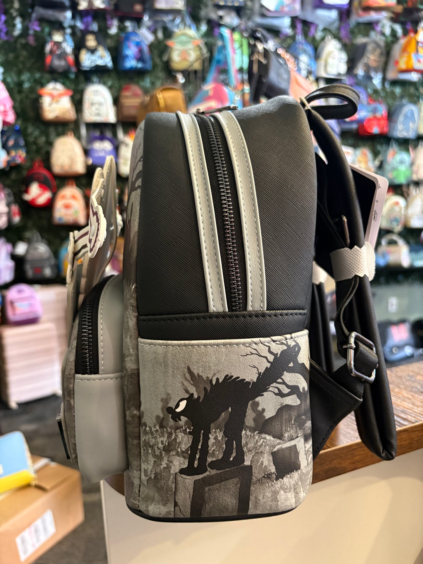 Loungefly Dinsey Skeleton Dance mini backpack glows in the dark