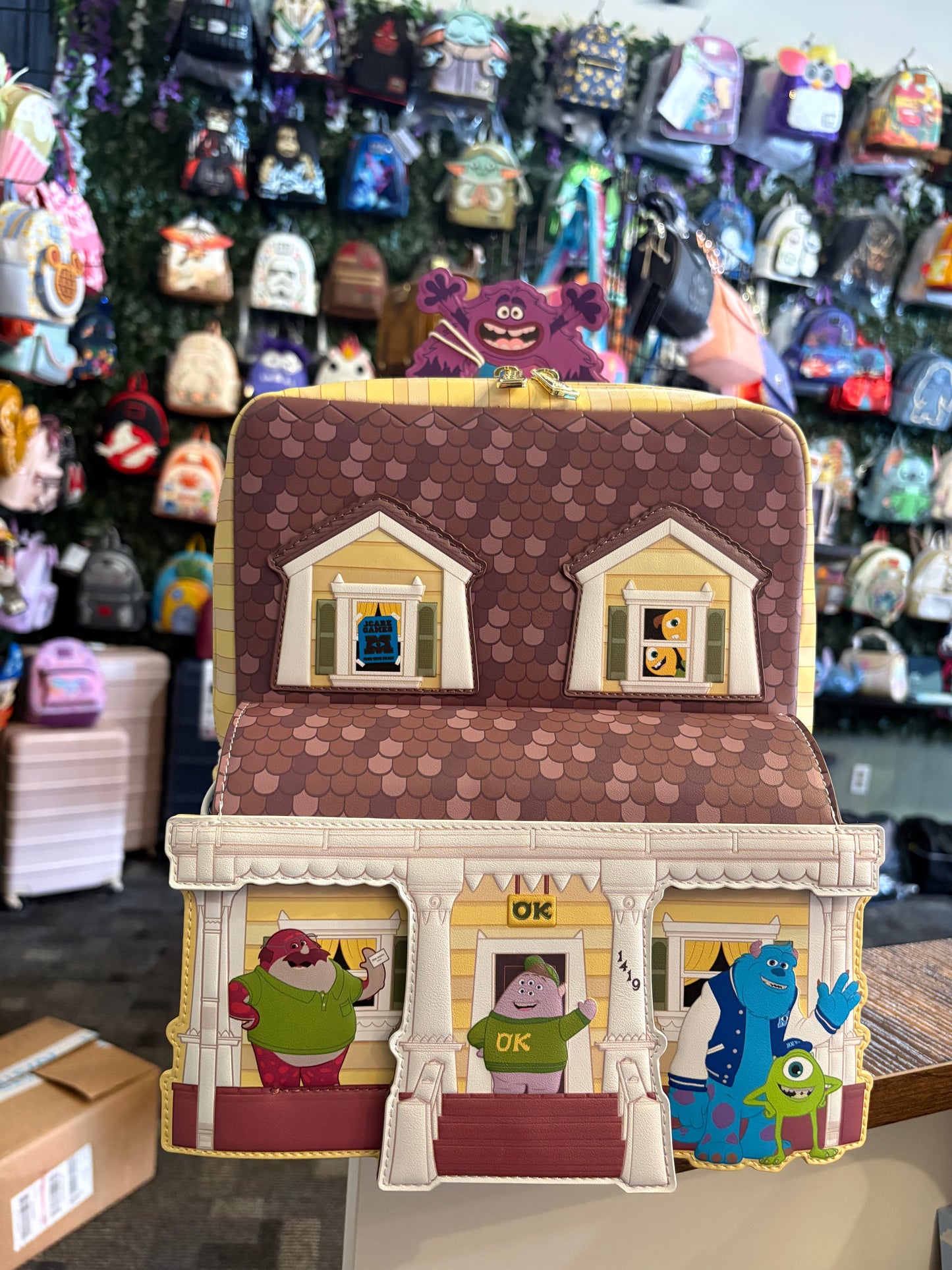 Lounge Fly Disney Monsters university House mini backpack